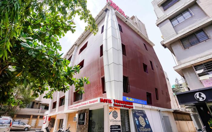 FabHotel Vrundavan - Parle Point, Umra Gam, Athwa