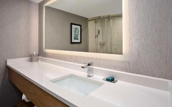 DoubleTree by Hilton Lansing