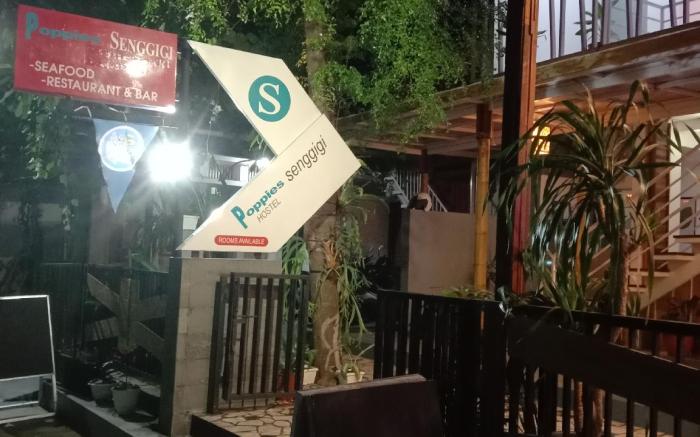 Poppies Senggigi Hostel