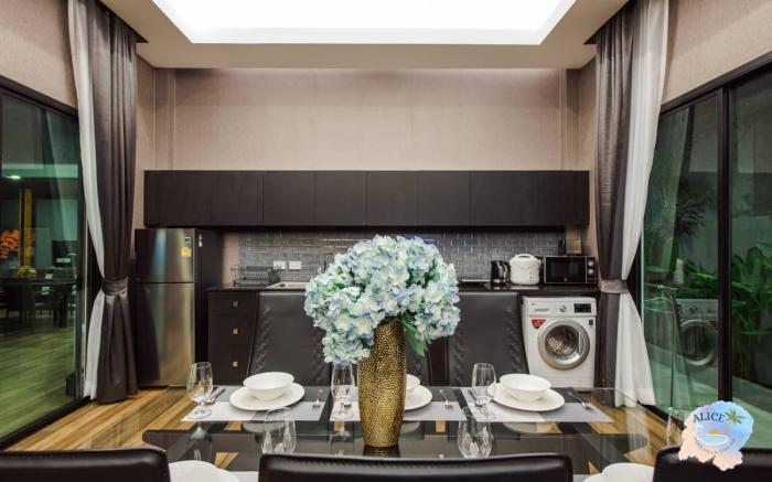 Alice pool villa cha-am