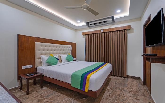 Treebo Aaravi Residency, 800 Mtrs From Promenade Beach