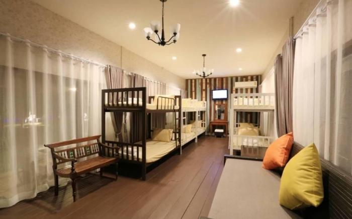 ไร่หุบกะพง มาลีฮวนน่าResort&Restuarant(เพื่อนเพ)