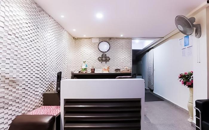 	Roomshala 087 Hotel Green High