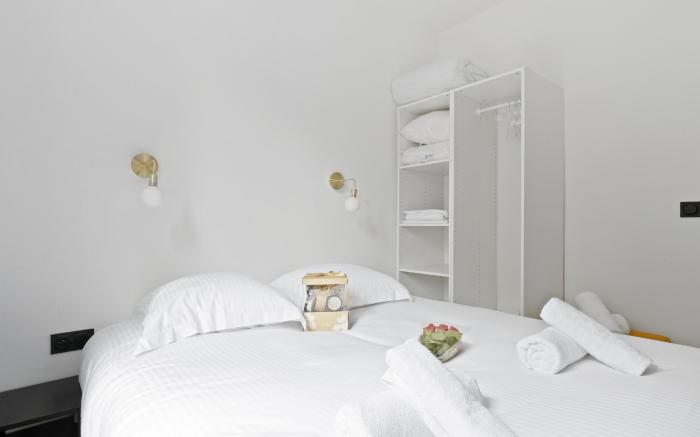 1 Kazabella Modern flat Maisons Alfort 