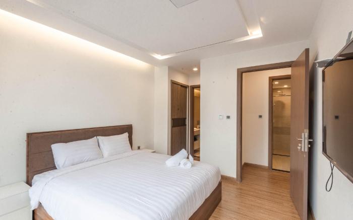 LeO Housing 3BR Vinhomes Metropolis in Ba Dinh