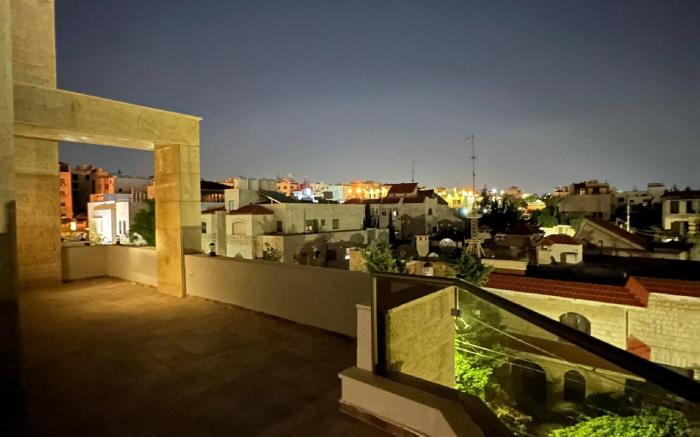 Abdoun Rooftop 2bedroom Khsh 02