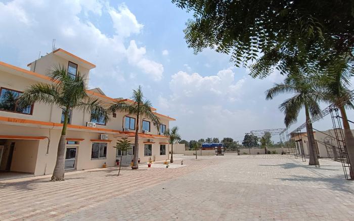 Hotel O Home Kanak Hotel & Resort Homestay