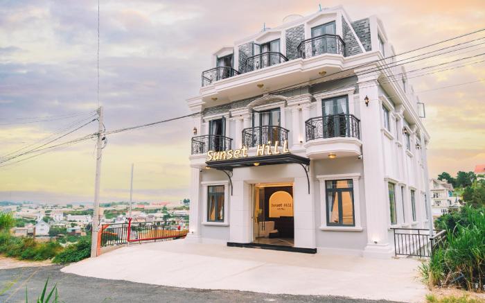 Sunset Hill Hotel