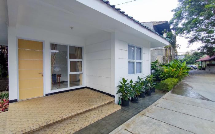 RedDoorz @ Batutulis Bogor Villa Papatong by M