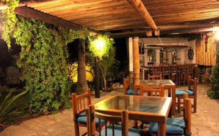 Hotel & Suites El Moro