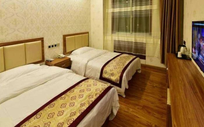 Shell Zhaozhong Ancient Street Jinzhong County Railway Station Hotel