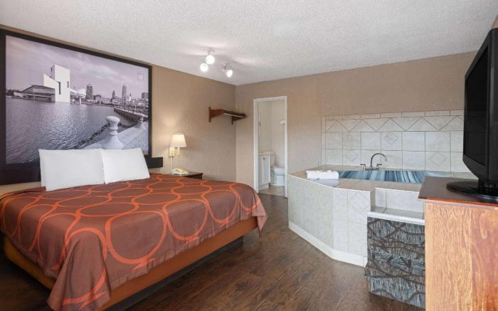 Super 8 by Wyndham Youngstown/Girard