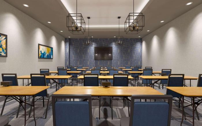 La Quinta Inn & Suites by Wyndham Mount Laurel / Moorestown