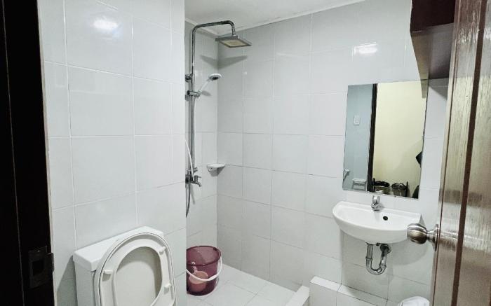 One BR Condo Unit with WiFi & Netflix at One Oasis