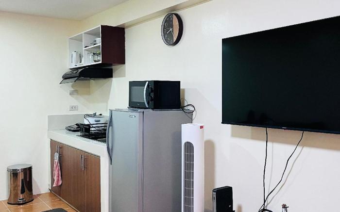 One BR Condo Unit with WiFi & Netflix at One Oasis