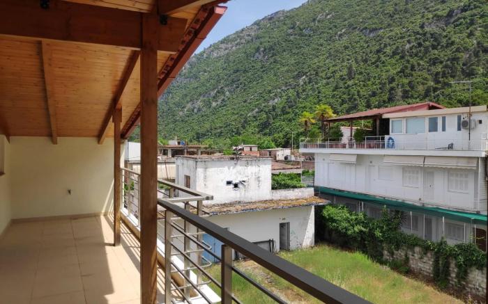 Samaras Apartments - Mountain View Attic