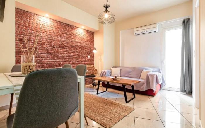 IQ Residences - Athens Way Apartments