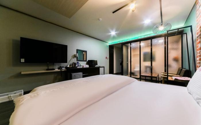 Yeongcheon CL Hotel