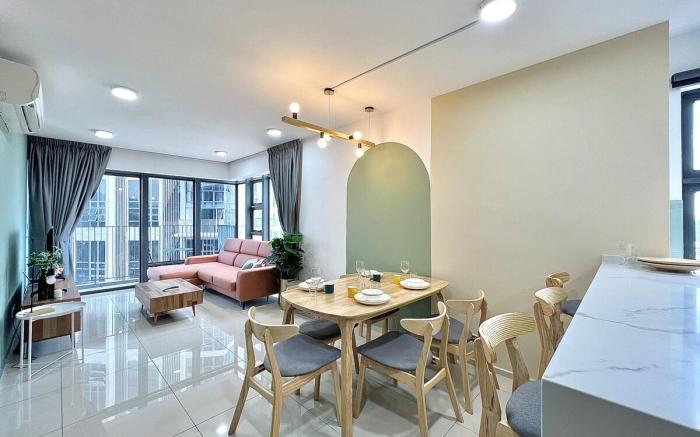 Serene Gem | 2BR Duplex Suite w/ Balcony by MOKA