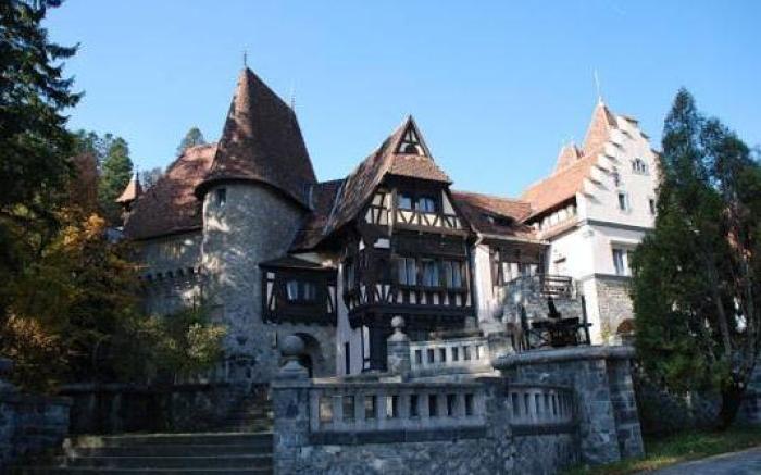 Complex La Tunuri - Vila Economat