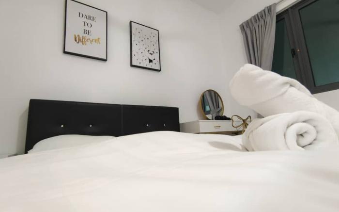 DeLuma@Meritus 6pax City View(0803)