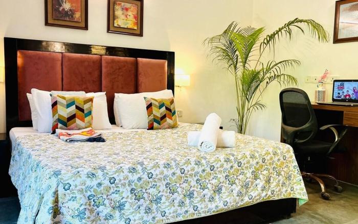 BluO 2BHK Panchsheel Enclave -Balcony, Parking
