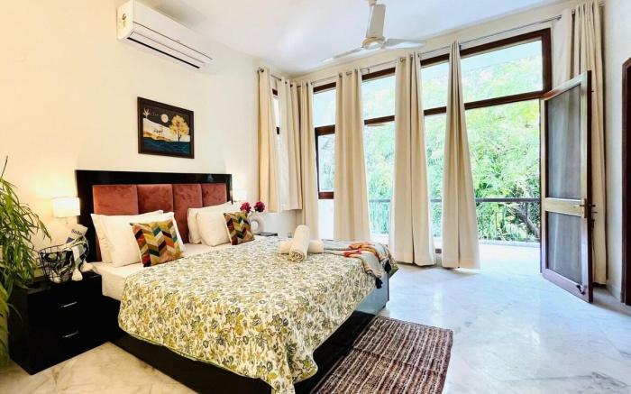 BluO 2BHK Panchsheel Enclave -Balcony, Parking