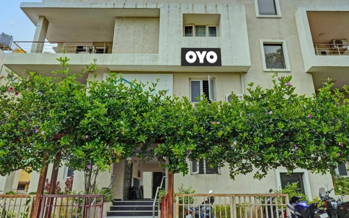 Super OYO 814916 Indra Suites