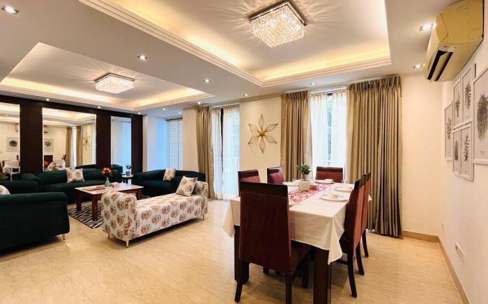 BluO 4BHK Safdarjung Enclave - Balcony, Lift