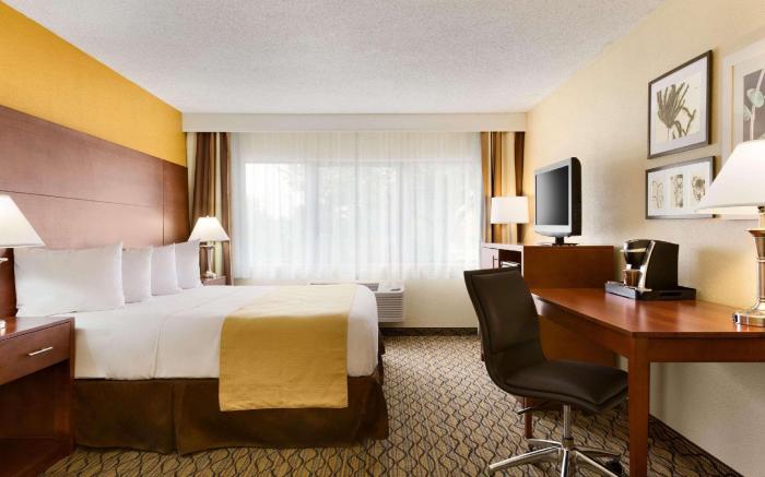 Country Inn & Suites by Radisson, Mishawaka, IN