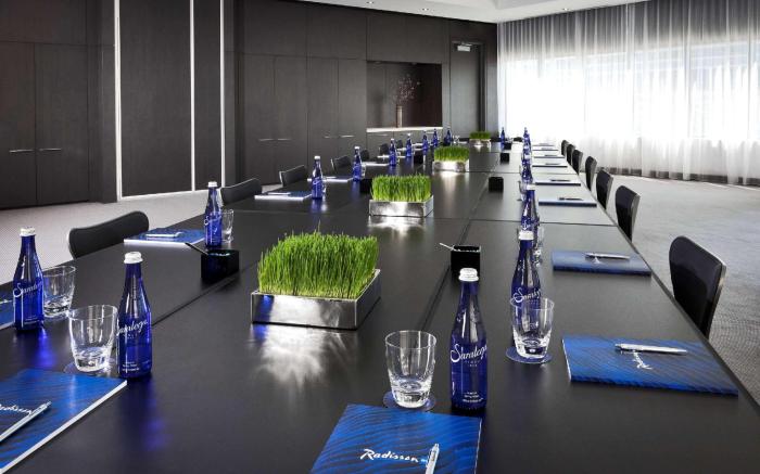 Radisson Blu Aqua Hotel, Chicago