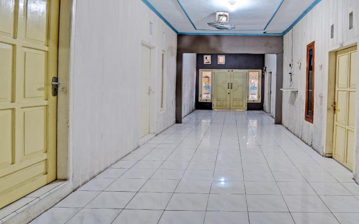 OYO 92816 Ana Homestay 