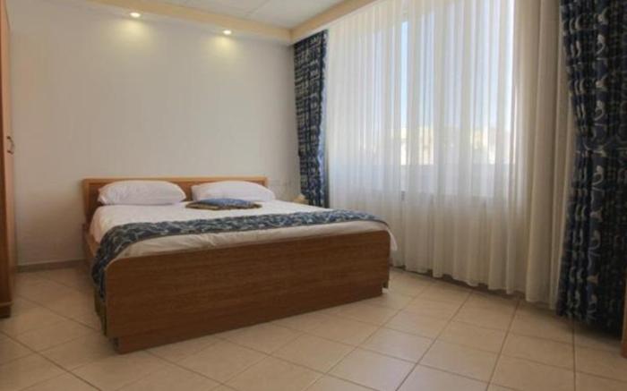 Golden Walls Hotel
