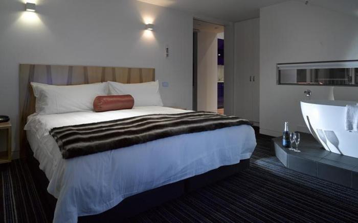 Salamanca Wharf Hotel