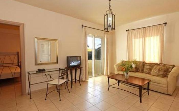 Lambrinos Suites