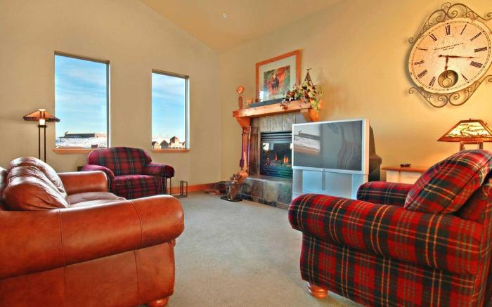 Crestview Condominiums