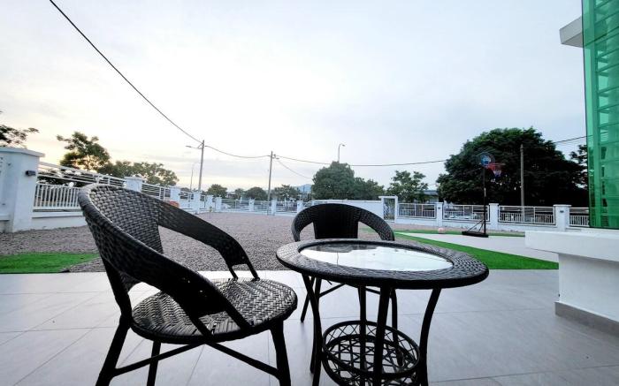 Impiana Lakeview Villa