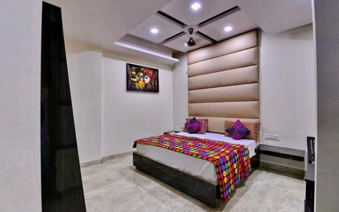 HOTEL SAMRAT IN