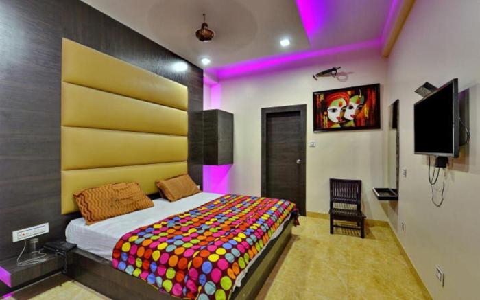 HOTEL SAMRAT IN