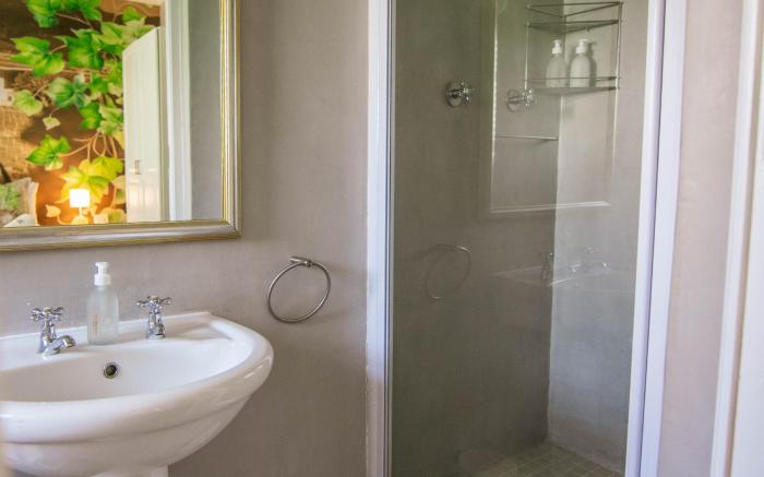 Rozenburg Guest House