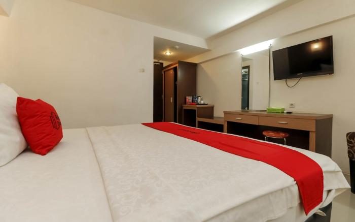 RedDoorz Plus @ Grand Populer Hotel