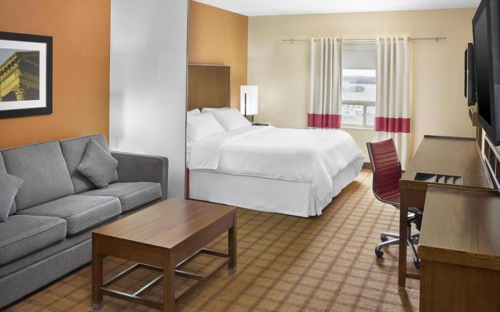 Four Points by Sheraton Edmonton Gateway