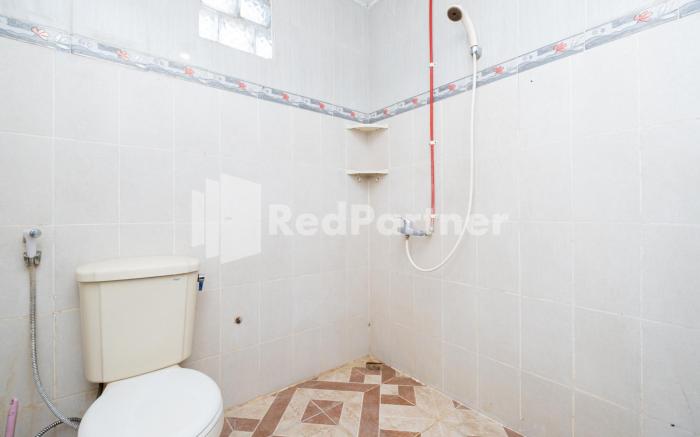 Dukuh Kupang Residence Mitra RedDoorz