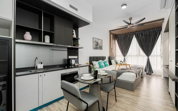 For 2-3 Pax / Family Deluxe Suite Midvalley PJ OUG