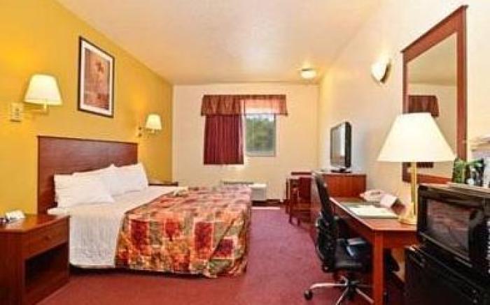 Holiday Inn Express Wichita North - Park City By IHG
