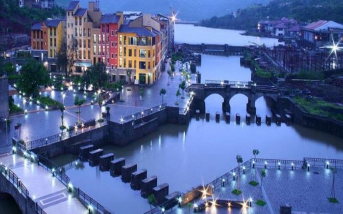 The Waterfront Shaw - Lavasa Hotel