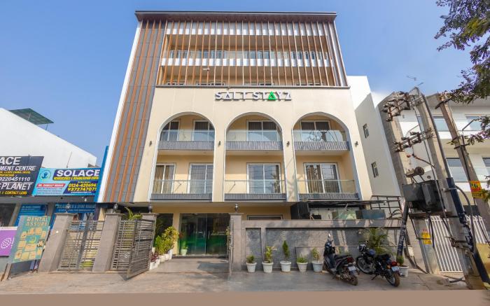 Saltstayz Select- Medicity (Near Medanta Hospital)