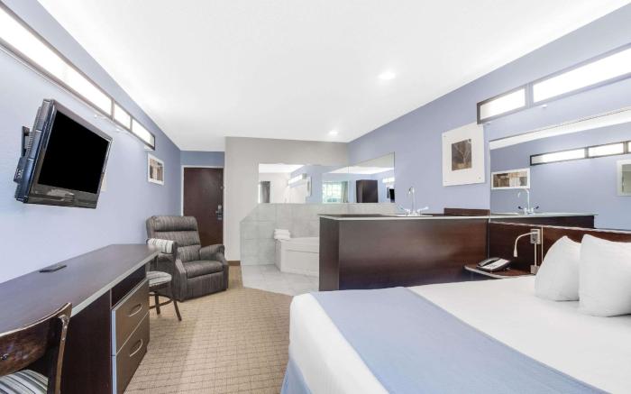 Microtel Inn & Suites by Wyndham Bath