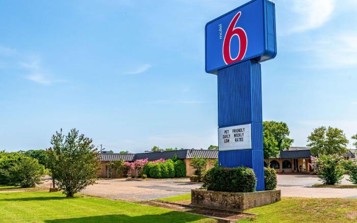 Motel 6 Natchitoches, LA