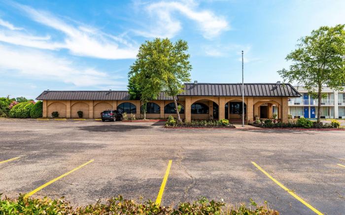 Motel 6 Natchitoches, LA